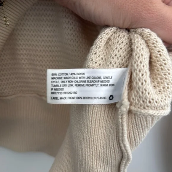 Prologue knit sweater medium​​​​ - Picture 3 of 4